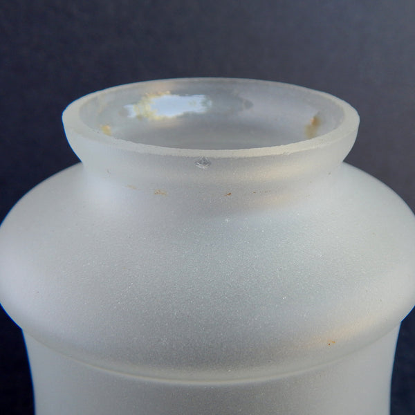 Overhead view of vintage glass lamp shade showing round fitter opening – Vintporium